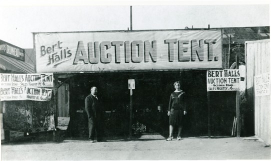 Photo:Bert Hall's Auction Tent at Mablethorpe in the 1930s