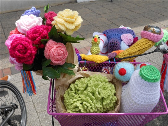 Photo:Close-up of the basket on the front of the bicycle in the picture above