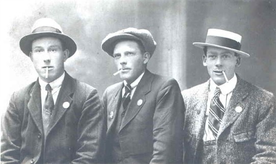 Photo:Ernest Whitehead (centre) with 2 chums I think after enlisting