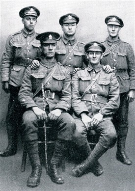 Photo:Comp. Sergt.-Major J.T. Slater (back left) with N.C.O.s of 'A' Company in 1917