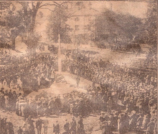 Photo:Unveiling ceremony of the Southwell War Memorial on Burgage Green, 1921