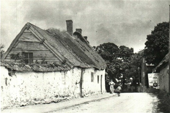 Photo: Illustrative image for the 'Picturesque cottages at Long Claswon' page