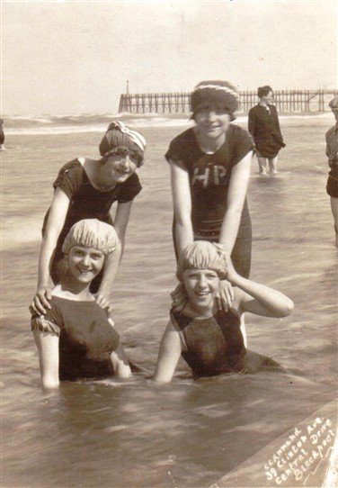 Photo: Illustrative image for the 'Photo of Sutton-in-Ashfield family on holiday in Blackpool' page