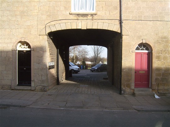 Photo:Entrance to Parmenter's Yard
