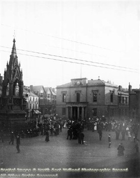 Photo:Mansfield Market Place (in 1900) showing the Town Hall