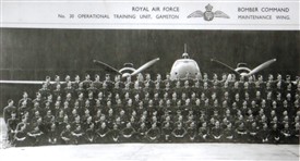 Photo:Personnel photograph at RAF Gamston 30 OTU