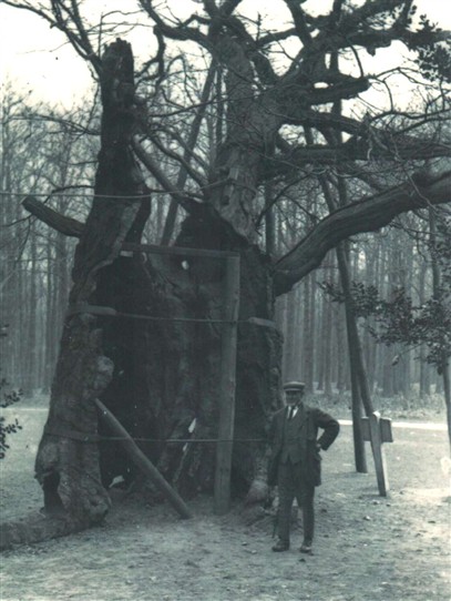 Photo:Robin Hood's Larder in 1905