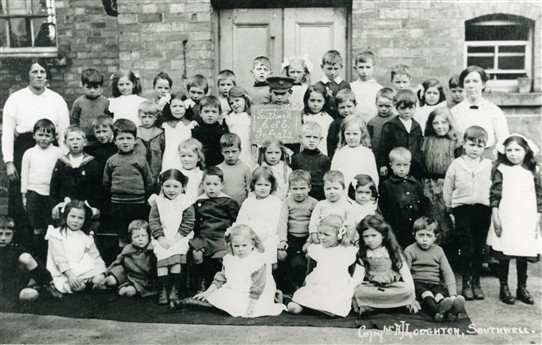 Photo:Southwell CofE Infants, October 1915