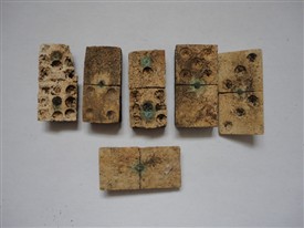 Photo:Dominoes - a soldiers past time