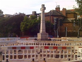 Photo:War Memorial Cross, Beeston